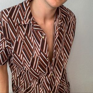Vintage zig zag chevron pattern button down men’s